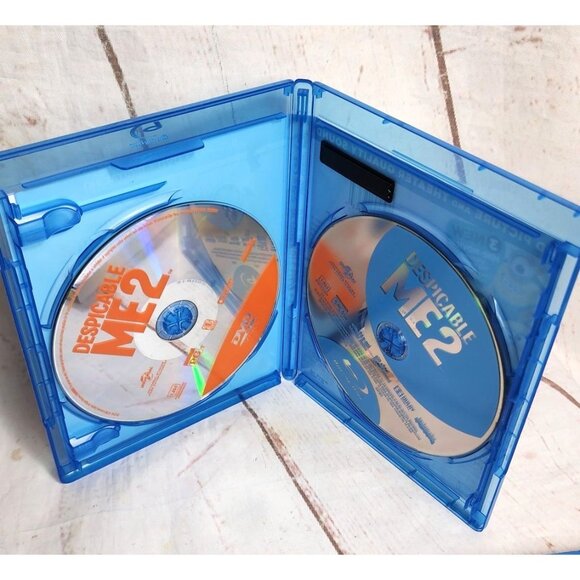 Despicable Me 2 Blu-Ray/DVD/Digital HD Combo Pack With 3 New Mini-Movies - Picture 9 of 9